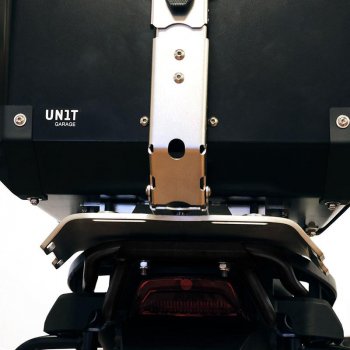 Atlas Topcase aus Aluminium 36L + Pan America 1250 Gepäckträger hinten mit Soziusgriffen