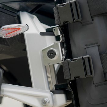 Khali TPU Seitentasche 35L - 45L + Rechte Aluminiumplatte BMW R1300GS ADV