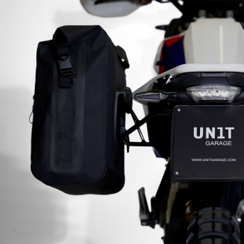 Khali Seitentasche in TPU + BMW F450GS Rahmen links