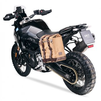 Scram Packtasche aus Segeltuch 22L-30L + BMW F900GS Rahmen links