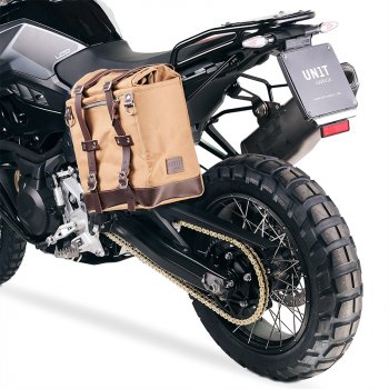 Scram Packtasche aus Segeltuch 22L-30L + BMW F900GS Rahmen links