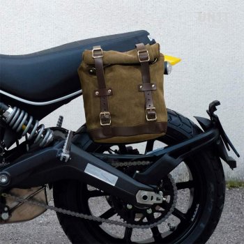 Seitentasche aus Spaltleder + Ducati Scrambler Rahmen