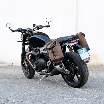 Seitentasche aus Spaltleder + Triumph Speed Twin linker-Rahmen