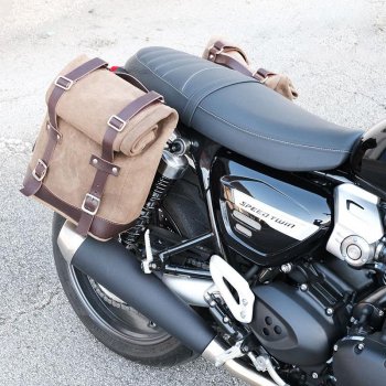 Geteilte Seitentasche aus Leder + Triumph Speed Twin DX-Rahmen