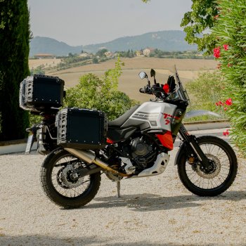 Atlas Aluminium-Seitenkoffer-Set 48L+41L + Atlas Yamaha Ténéré 700 Aluminium Satteltaschenrahmen