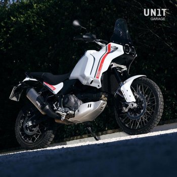 Paar Ducati DesertX Star White Silk Seitenverkleidungen + Aufkleber