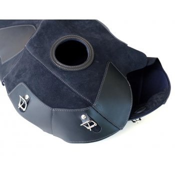 Tankdeckel in Leder geteilt