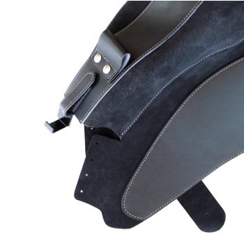 Tankdeckel in Leder geteilt