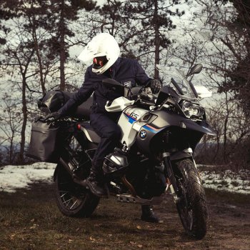 Zwei Khali Seitentaschen aus TPU 35L - 45L mit nineT Rahmen