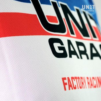 T-Shirt von Unit Garage
