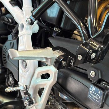 BMW F450GS Sozius-Komfort-Kit mit abgesenkter Fußstütze