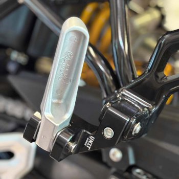 BMW F450GS Sozius-Komfort-Kit mit abgesenkter Fußstütze