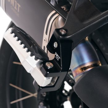 BMW R1300GS und ADV Sozius-Komfort-Kit mit abgesenkter Fußstütze