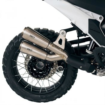 BMW R1300GS Doppelauspuff im GP-Stil aus Titan